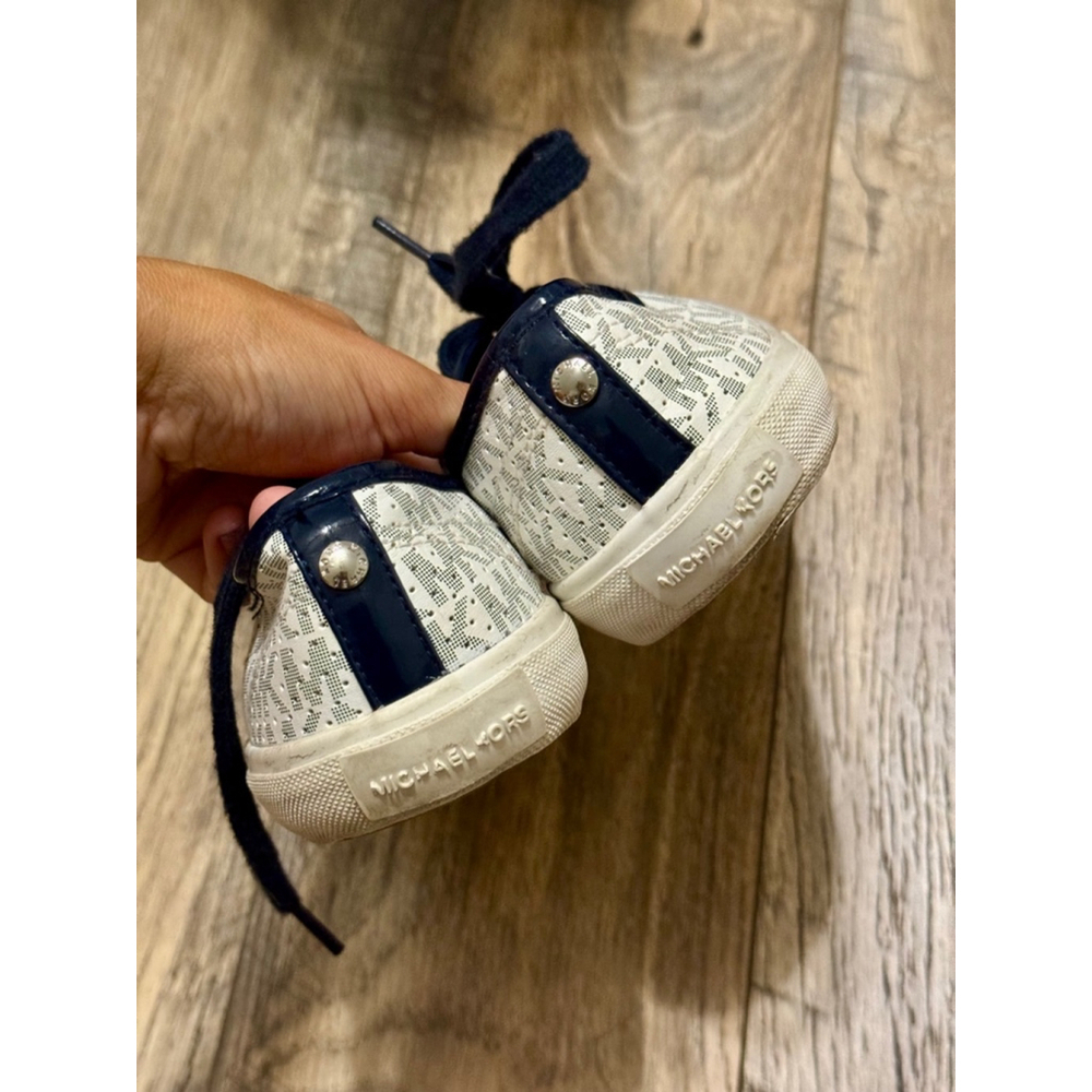 Michael Kors IMA Boreum Fashion White/Navy Size 3 Fashion Sneakers - fits 5.5 W - Picture 10 of 10